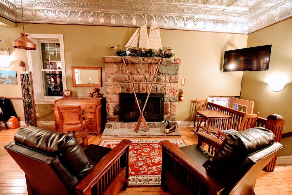 The Burleigh Falls Inn & Suites
