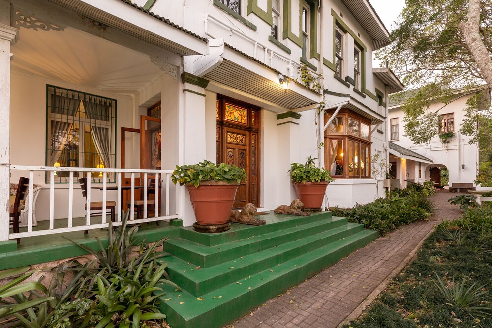 Royston Hall Guesthouse