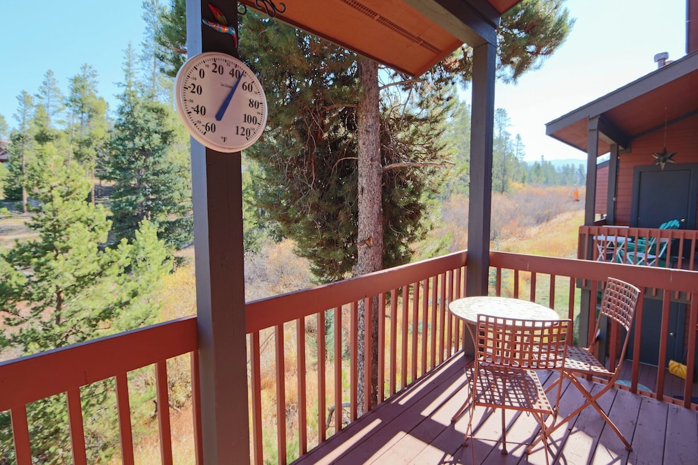 Quiet Cozy Fraser Getaway for 7!
