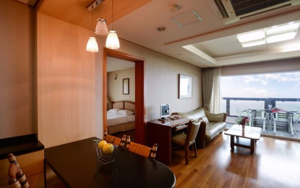 Seogwipo Soul Pension view 4