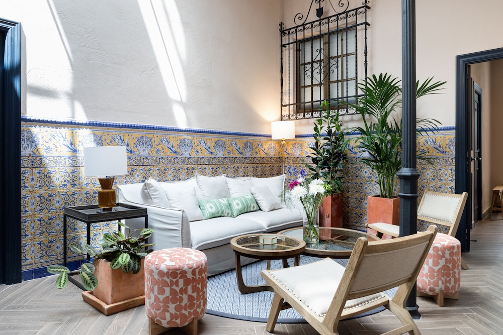 Honest Sevilla Hotel 53