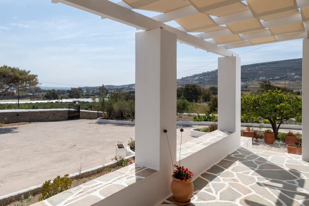 Theodora s Suite in Agios Charalampos