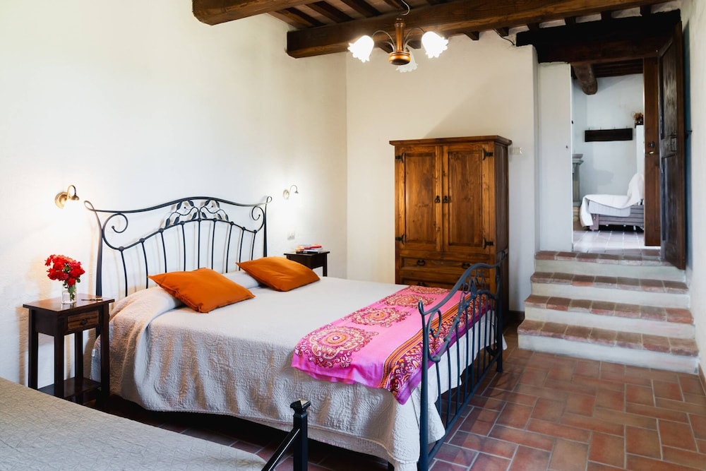 Ca Quattrocchi 10 3 by Marche Holiday Villas