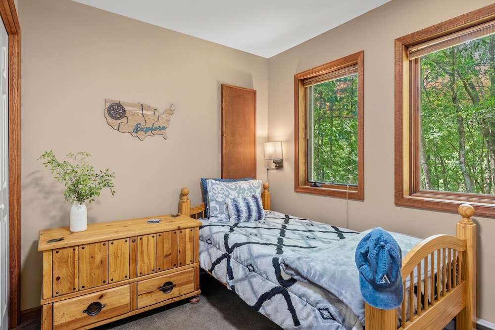 The Great Escape by Avantstay Game Room Hot Tub