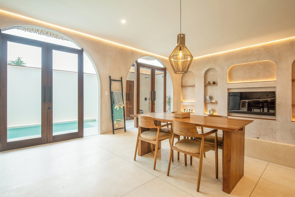 Sleek 2BR Villa, 5 Minutes to Bingin Beach