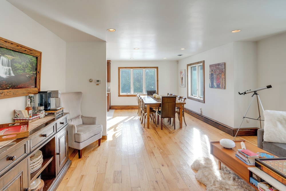 3 Mi to Colgate Lake: Mtn-view Home, Deck + Grill!