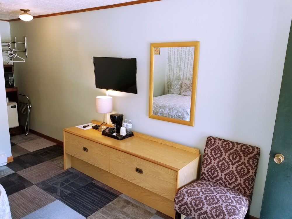 White Mountain Motel And Cottages
