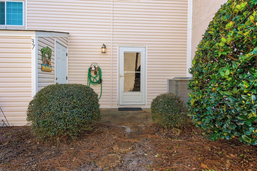 Woodland Shores 37: Steps to Beach, 2 Pools + Free Attraction Tickets!