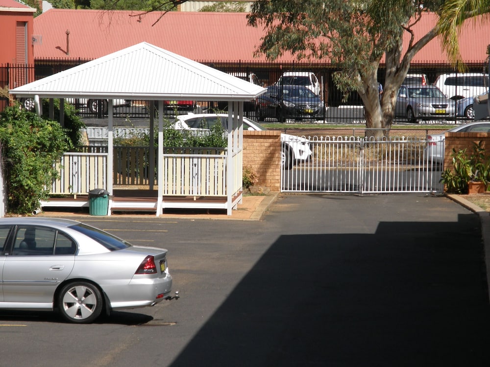 Blue Diamond Motor Inn