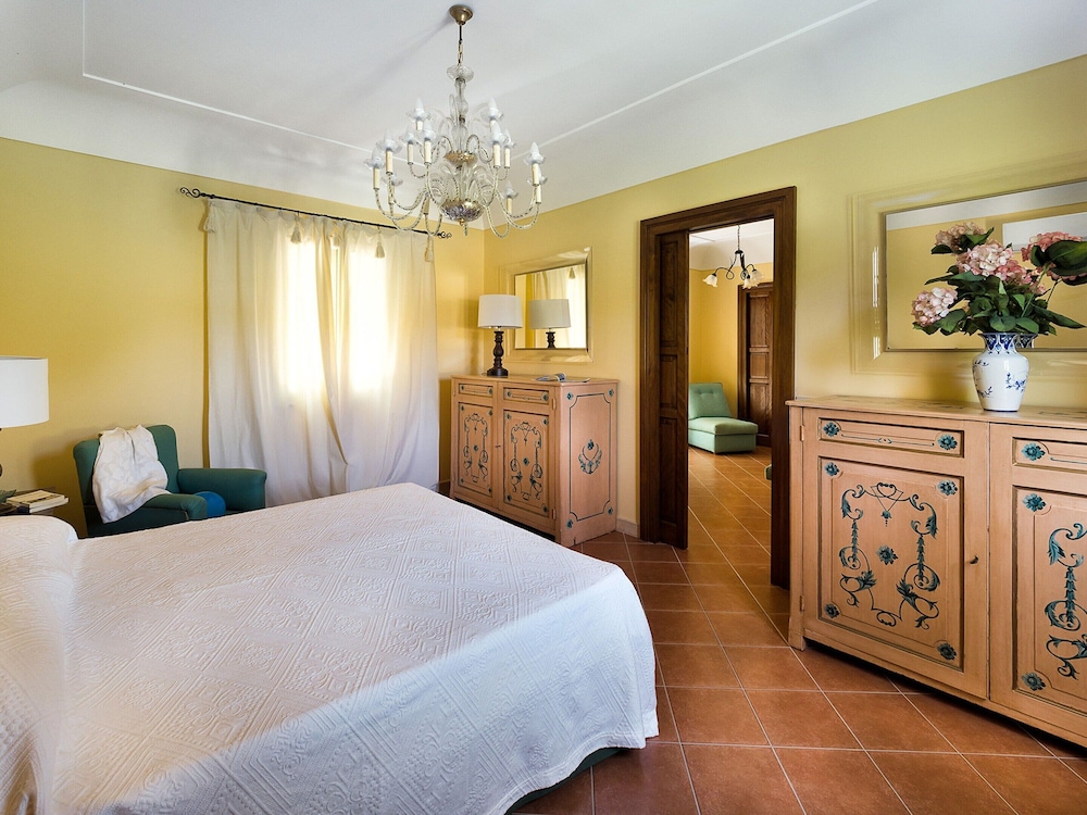 Villa in Salemi With Pool and Garden photo 4