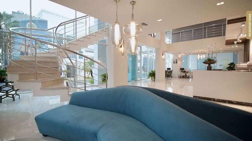 Lobby & Reception