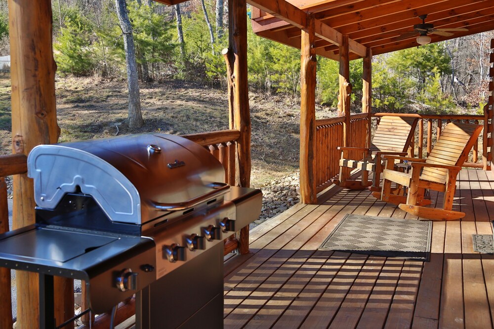 Skinny Dippin 1 Br cabin by RedAwning