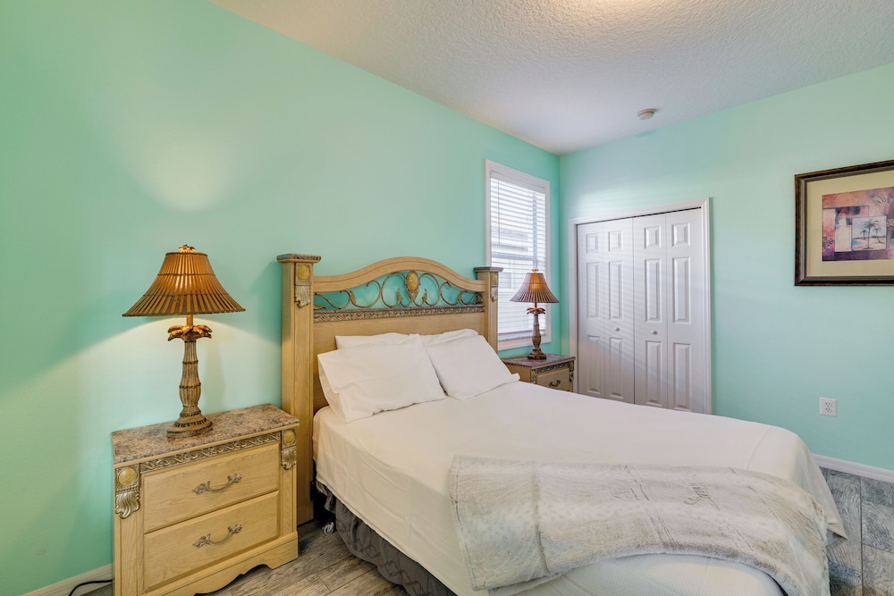 Lake Access & Lanai: Haines City Family Home!