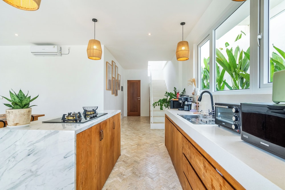 Eleven Villa Canggu - Calm Oasis with Pool and Privacy
