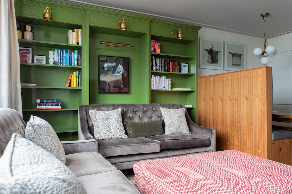 Arundel Gardens by Onefinestay