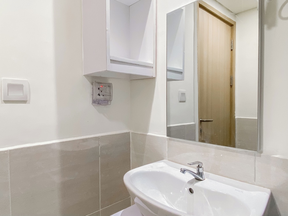Homey And Good 2Br At Meikarta Apartment