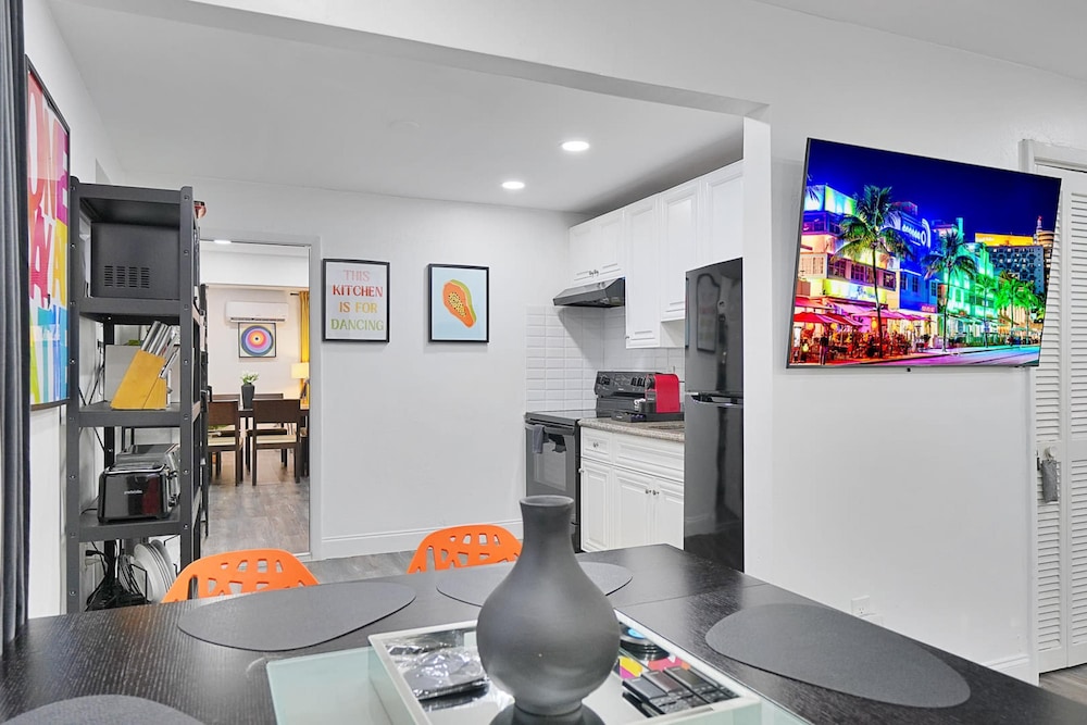 Vacay Spot Wynwood Deco 2 Kitchens BBQ Patio Vibes
