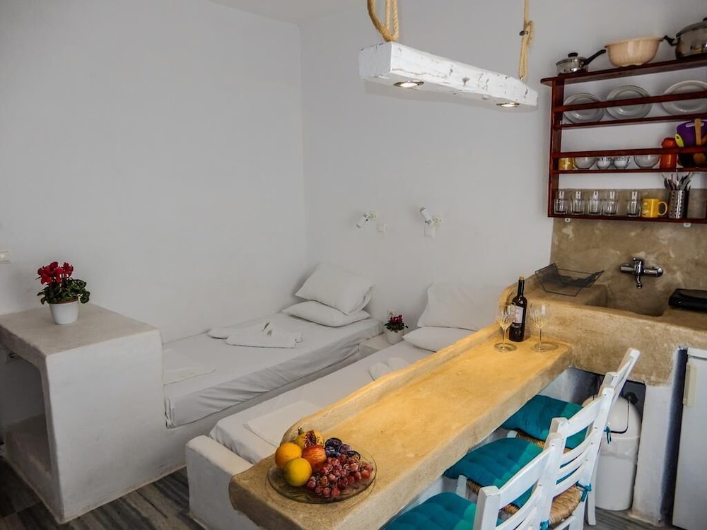 Ioanna Rooms