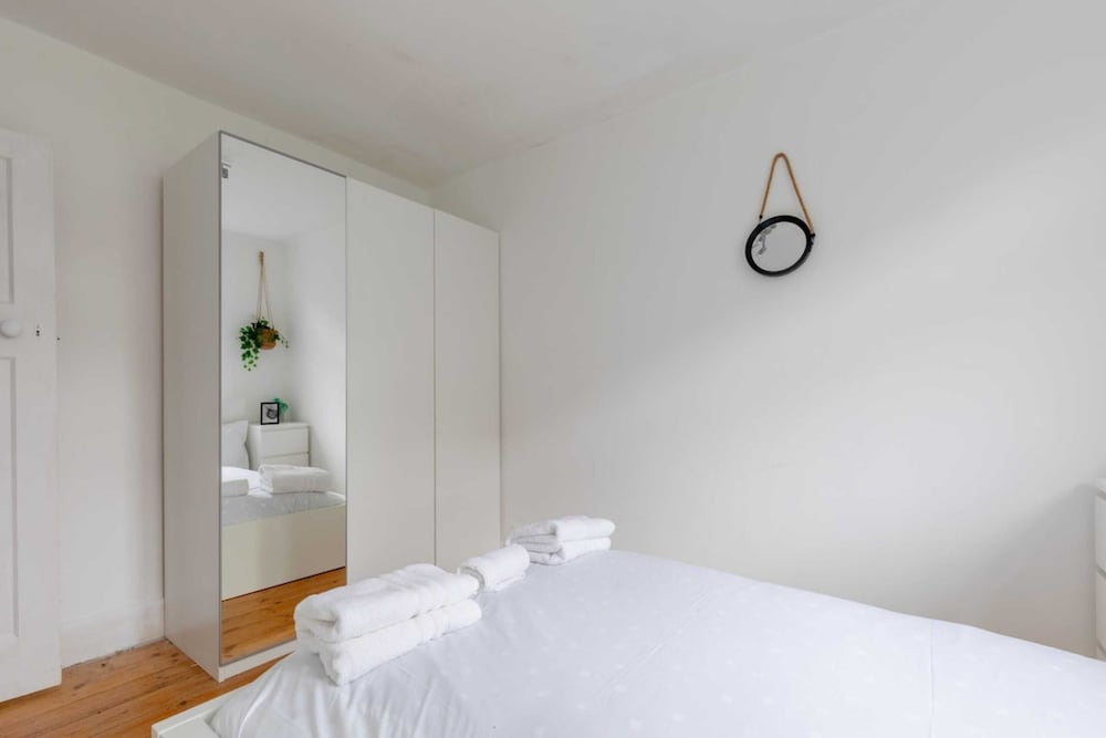 Hidden 1BD Flat Near Regents Park, Warwick Avenue