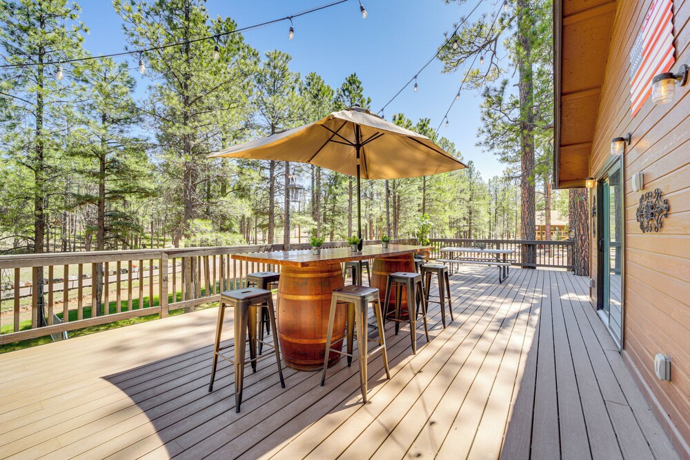 Fire Pit + Trail Access: Spacious Happy Jack Cabin