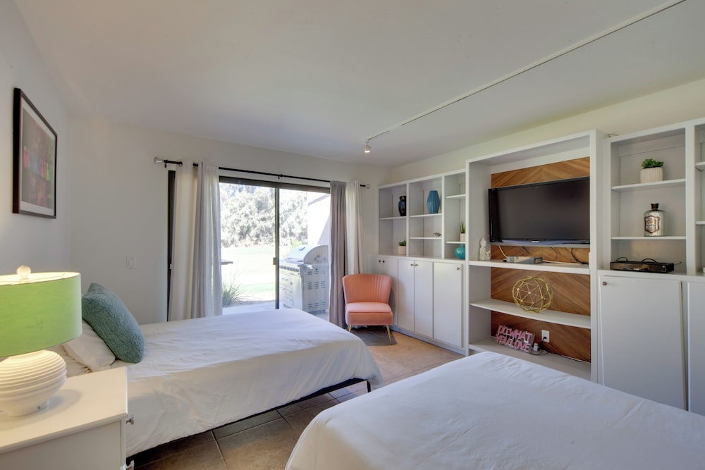 Pet-friendly Stay w/ Patio in Palm Desert Resort!