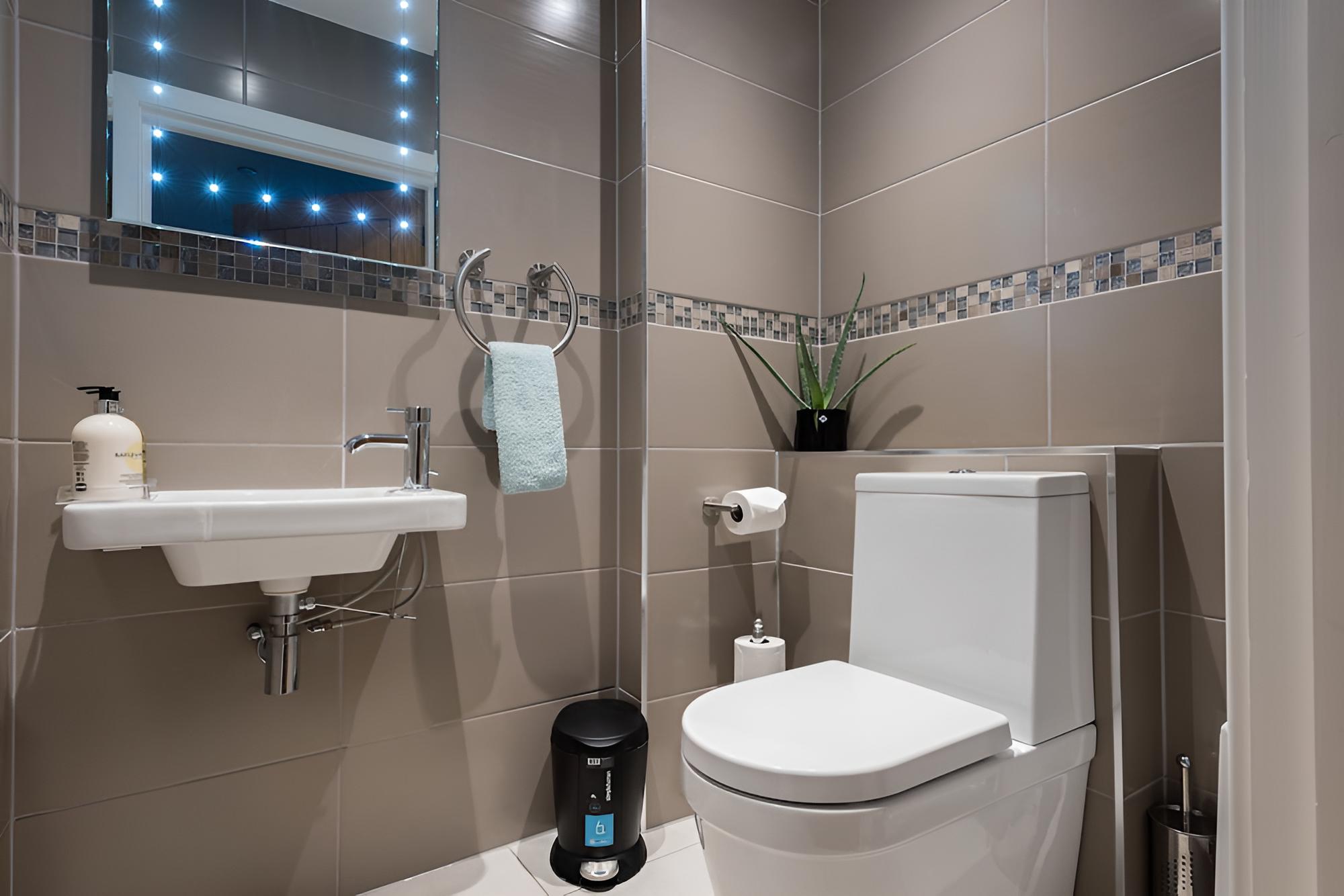 The Escalier Mews - Stunning 3BDR Mews Home Flooded with Natural Light