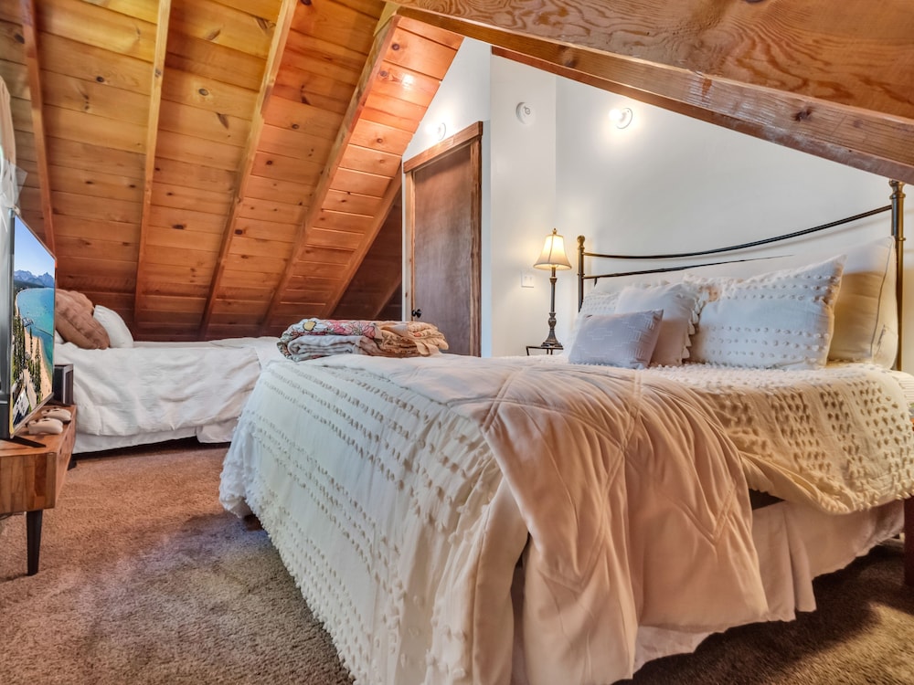 851h Tahoe Classic Cabin Near The Beach 2 Bedroom Cabin