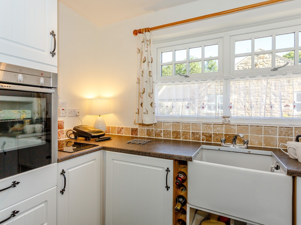 Ivy Cottage view 4