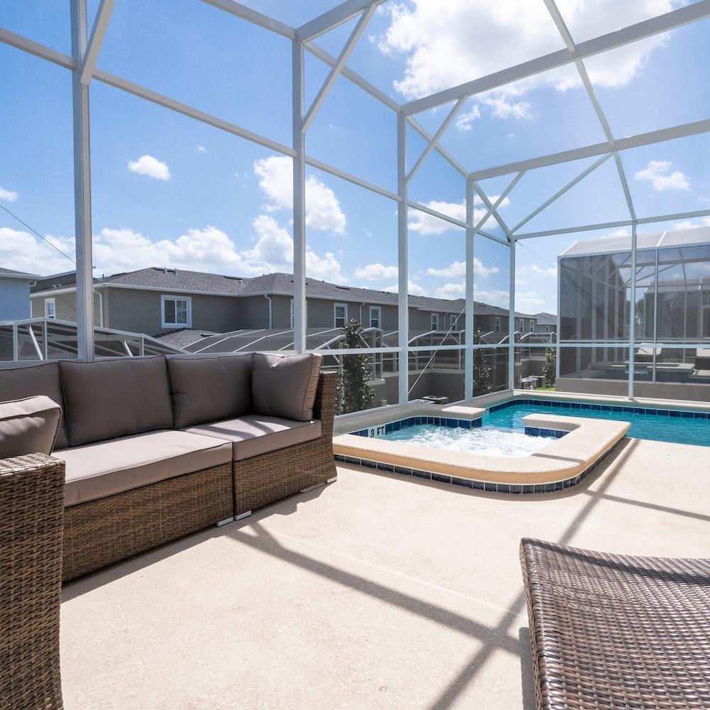1153 KS -luxury Oasis 5BR 5BA Home Private Pool