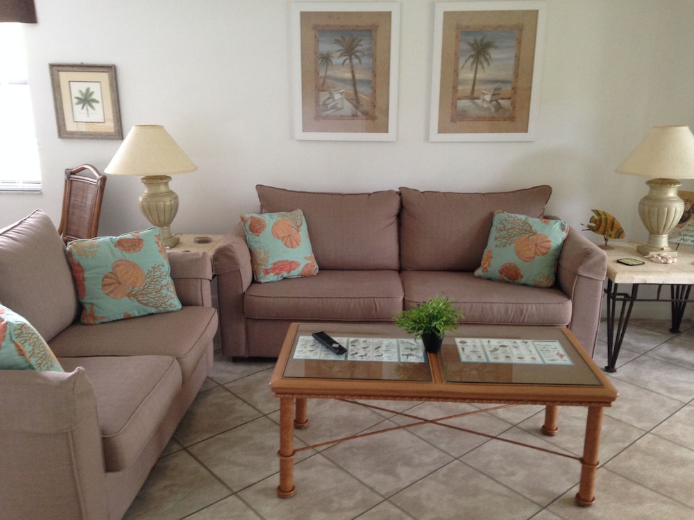 Shorewalk Vacation Villas