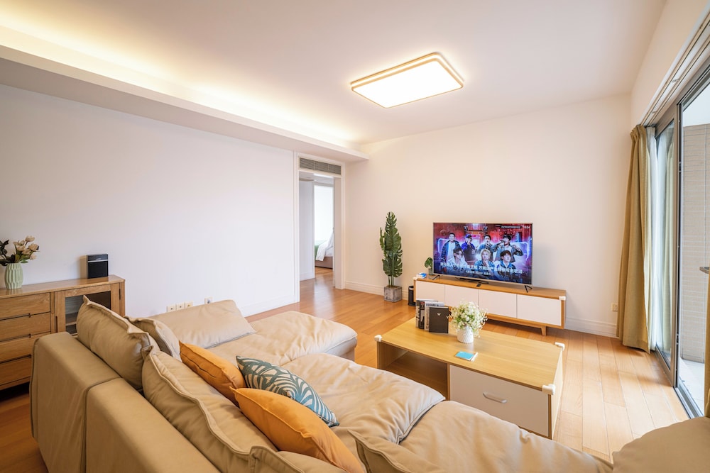 Tyms Elegant 3BR 2BA Apt Near Malls