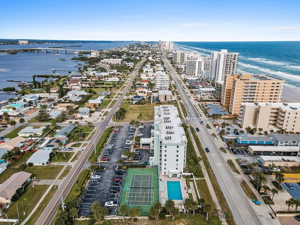 Ocean Terrace Club 601