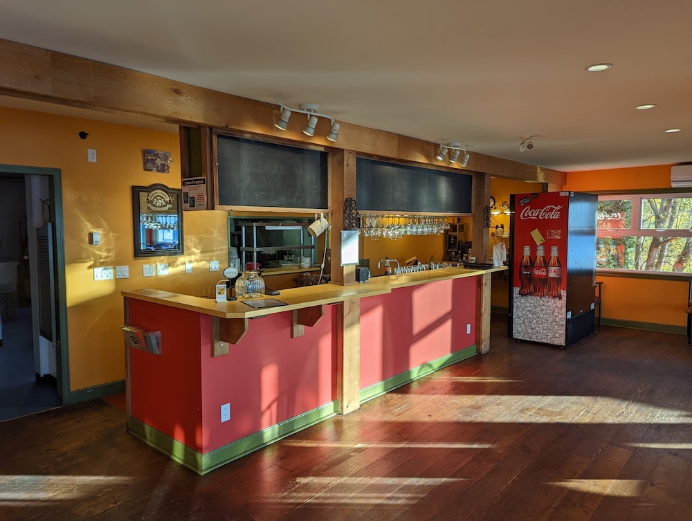 Gordie's Inn & Suites view 3