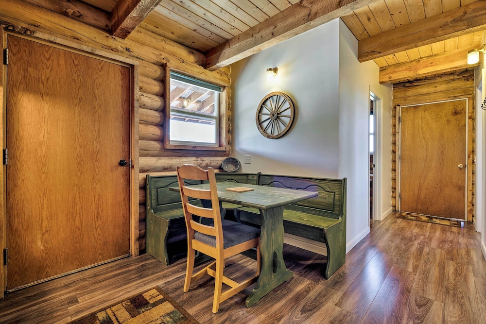 Pet-friendly Moab Cabin w/ Mtn Views & Bbq! view 4
