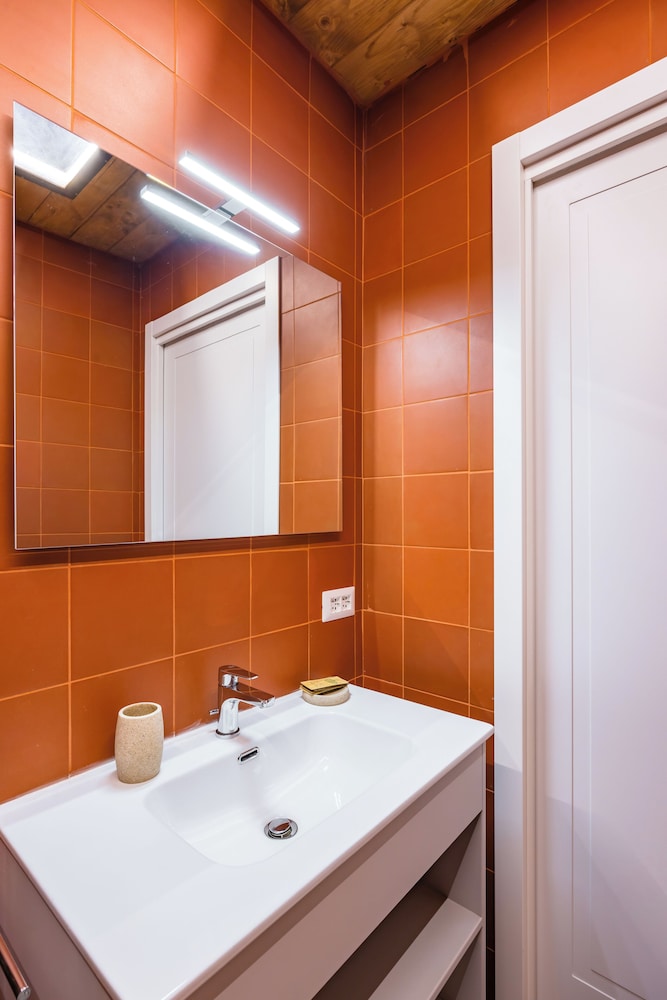 La Pinacoteca Aparthotel by NapoliApartments