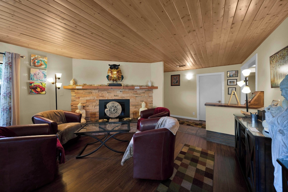 The Inn at Shasta Lake
