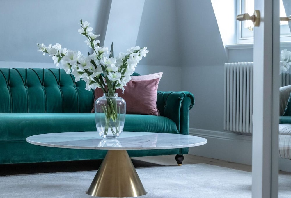 Royal Kensington Penthouse IX- 3 bed