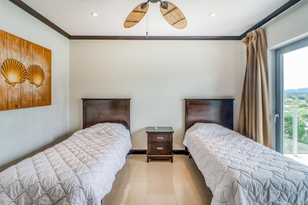 Elegant Beachfront Condo at Diamonte del Sol - 801s by RedAwning