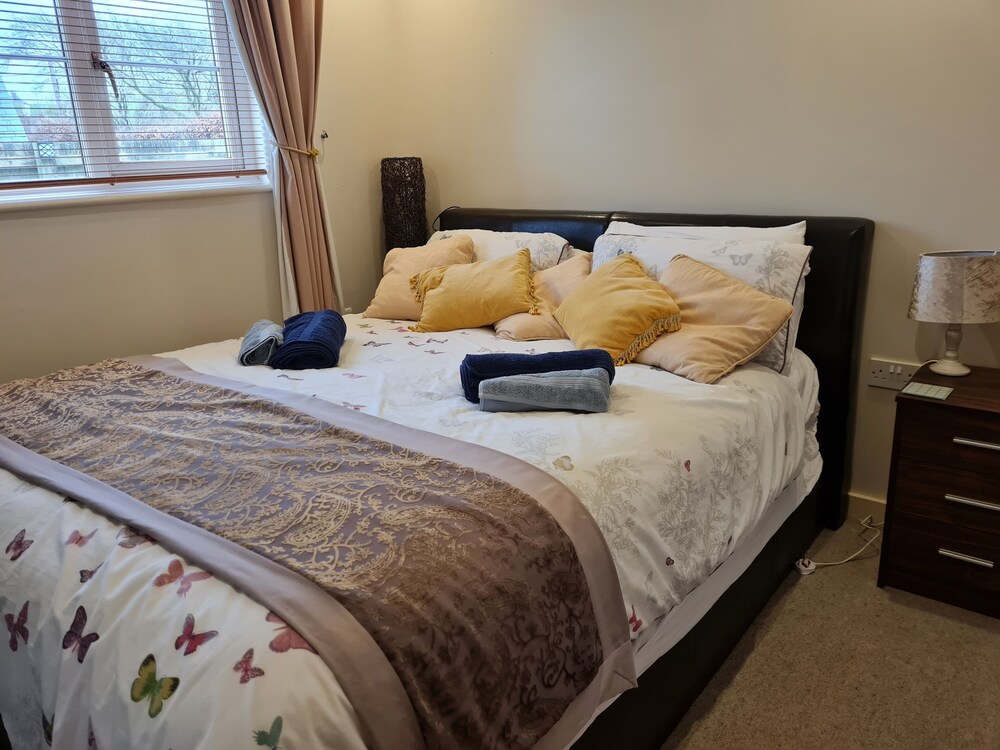 2-bed Cottage, Sleeps 5, Pets Ok, Close to Coast view 3