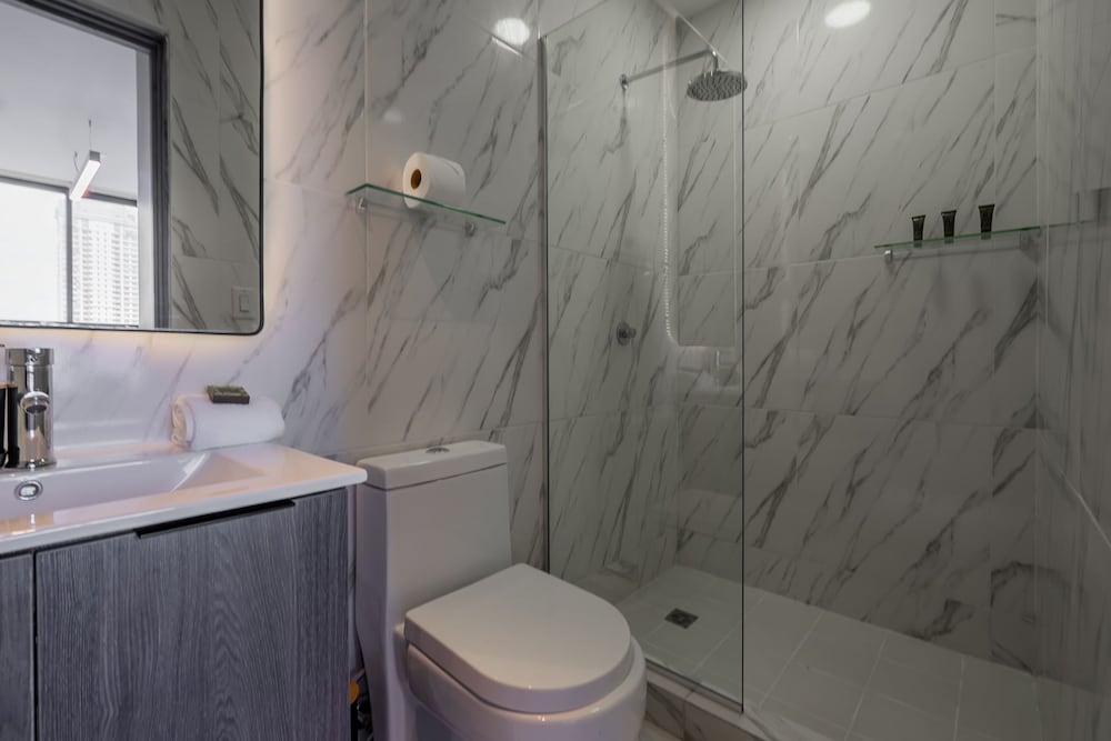 w Majestic 1BR w Beautiful View in Calle 50