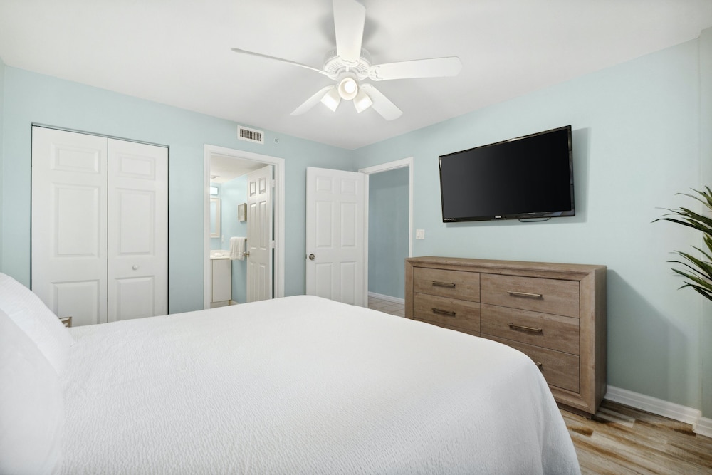 Pelican Beach Resort by Panhandle Getaways