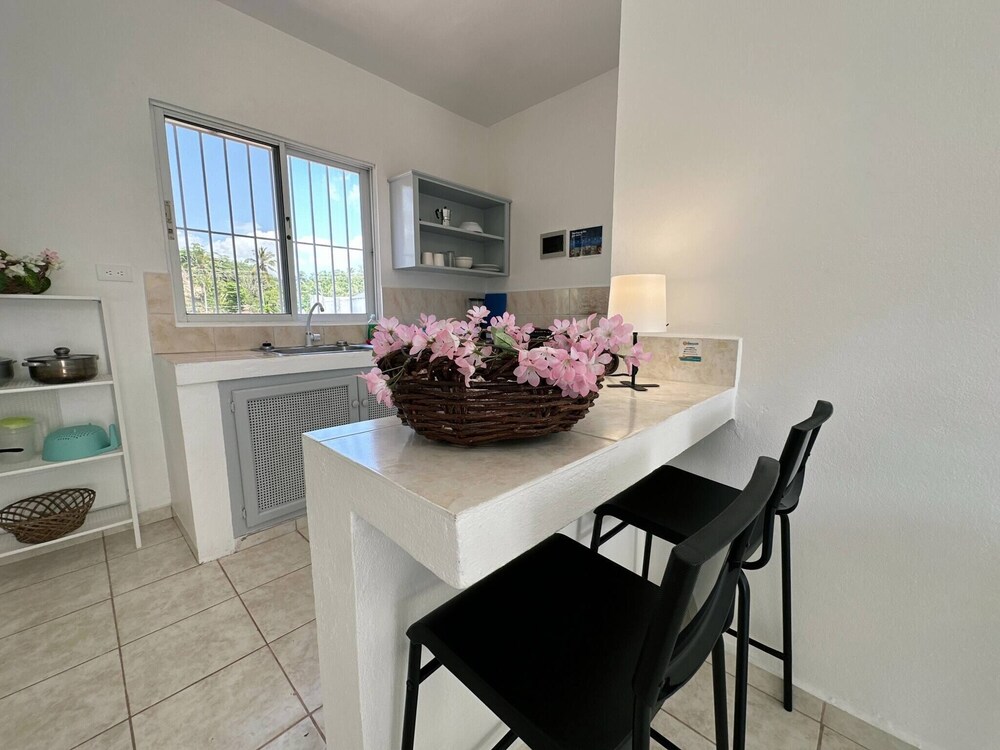 Secure 2-pers Apartment Centrally Located and Close to the Beach