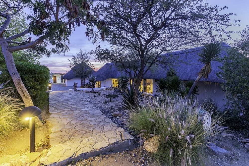 Trans Kalahari Inn