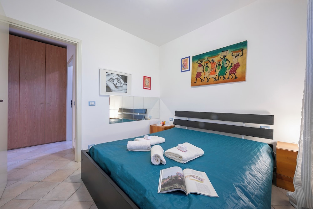 Casa Viola With Shared Pool sea View en Varazze — hotel room