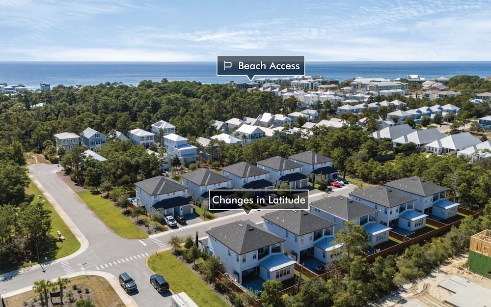 5BR Home w/ Private Heated Pool, Golf Cart, 4 Bikes, Near 30a!