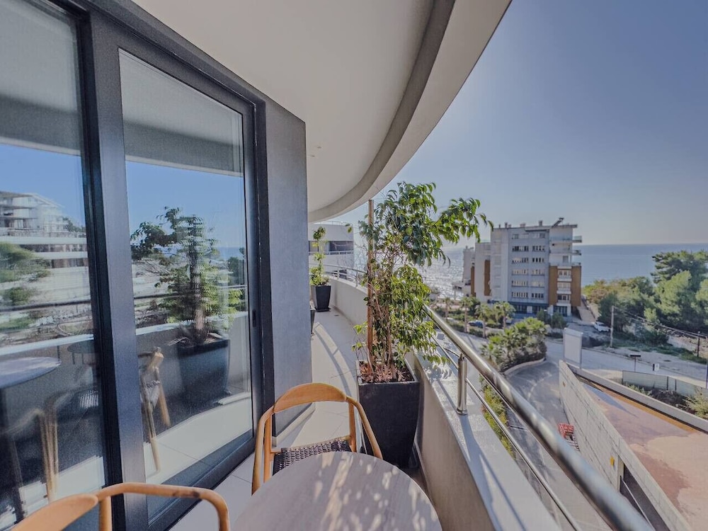 Zins Luxury Room 02 in Durr s