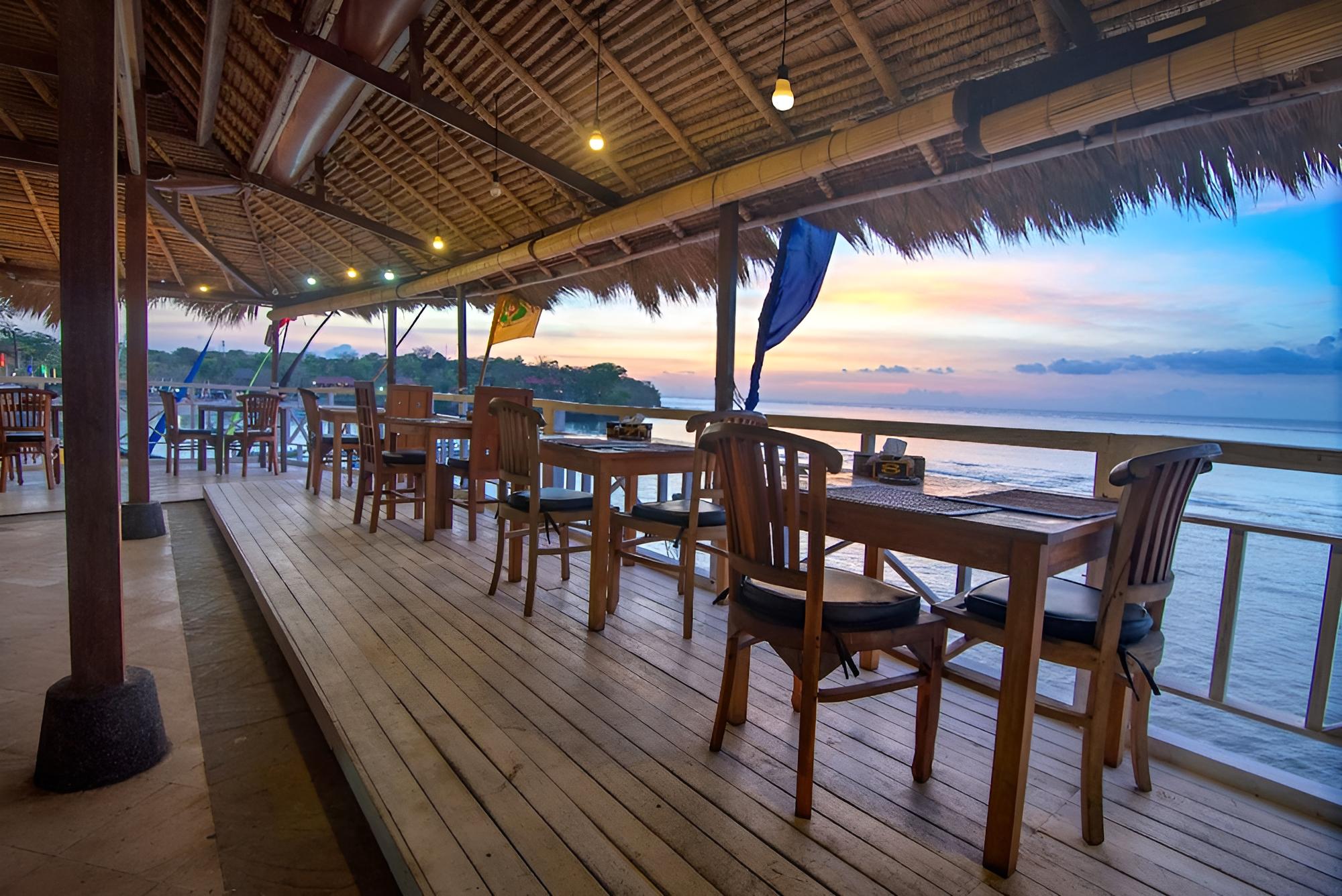 Mushroom Beach Bungalow
