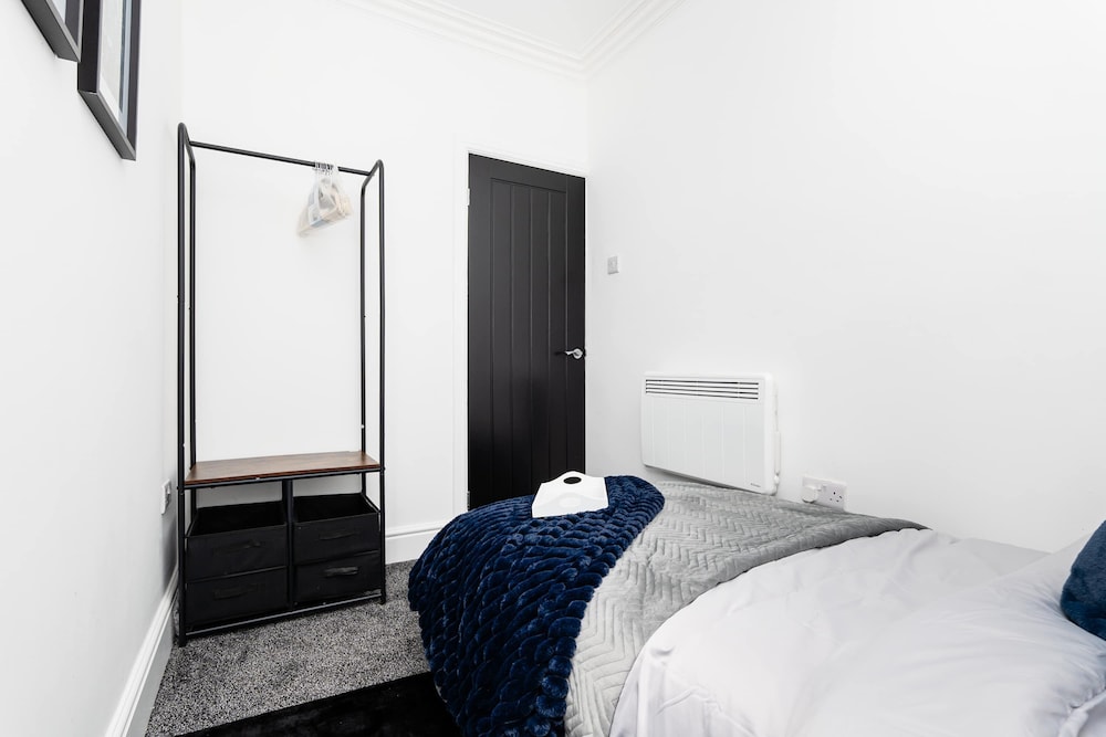 2 Bedroom Apartment-free Parking