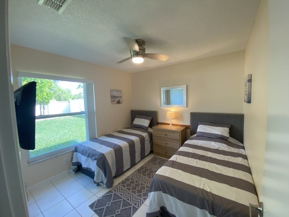 Relaxing Indian Ridge Home W/ Pool, Near Disney & More 4 Bedroom Villa