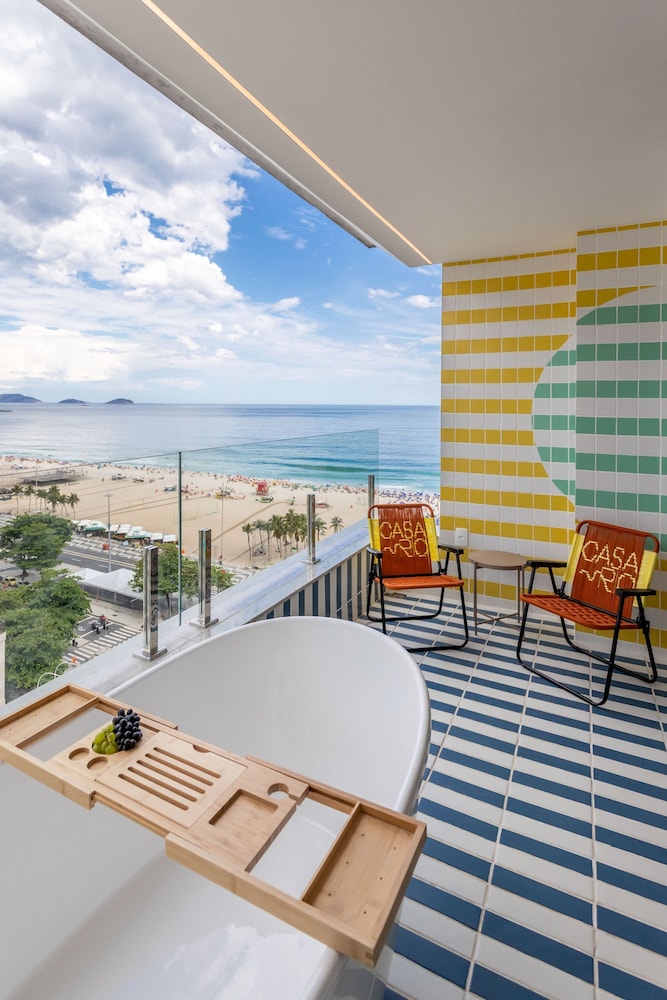 Sea View and Balcony With Bathtub Q18